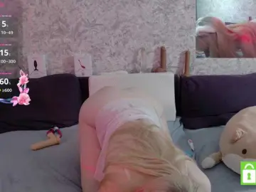 Doggy-uwu1  live sex cam
