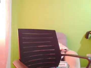 Honey21  live sex cam