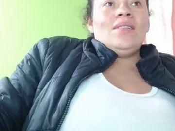 Honey21  live sex cam