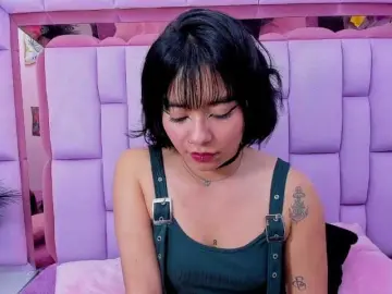 Roxanevega  live sex cam