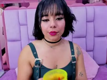 Roxanevega  live sex cam