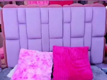 Roxanevega  live sex cam