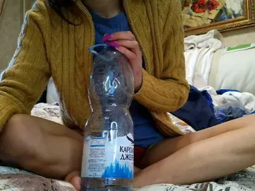 Honeykrisspussy  live sex cam