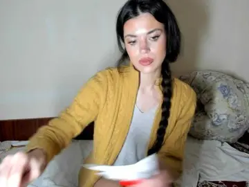 Honeykrisspussy  live sex cam