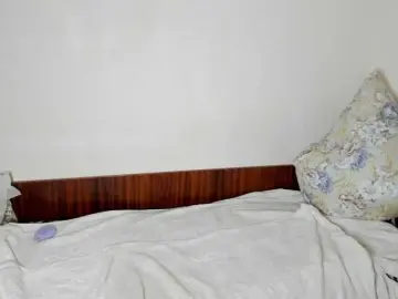 Honeykrisspussy  live sex cam