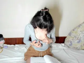 Honeykrisspussy  live sex cam