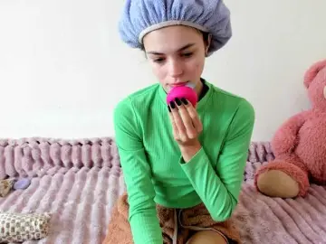 Honeykrisspussy  live sex cam