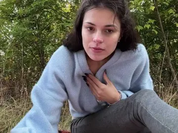 Honeykrisspussy  live sex cam