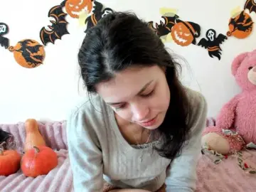 Honeykrisspussy  live sex cam