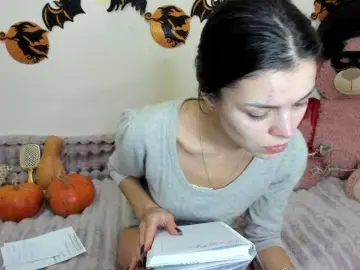 Honeykrisspussy  live sex cam