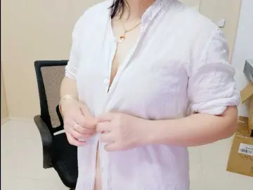 Merio69  live sex cam