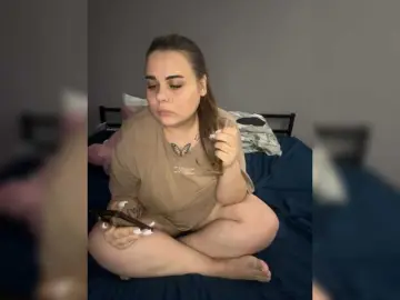 Yours-13  live sex cam