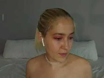 Bella-J  live sex cam