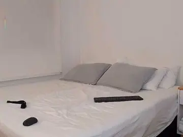 Bella-J  live sex cam