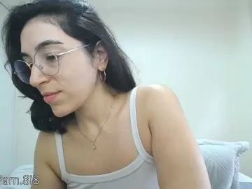 HottiePam8i8  live sex cam