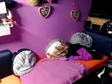 Sexymelli18  live sex cam