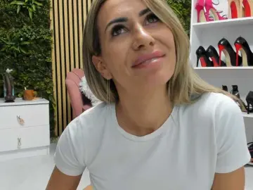 Sweetcherry30  live sex cam