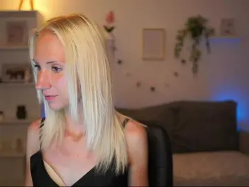Piperperri18  live sex cam