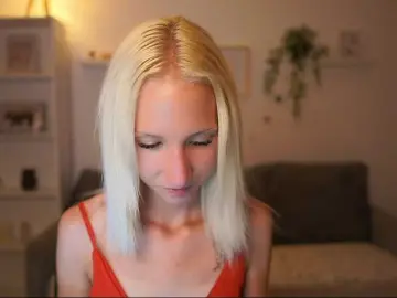 Piperperri18  live sex cam