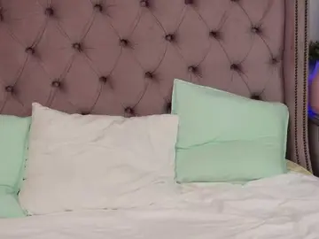 JenniferLovve  live sex cam