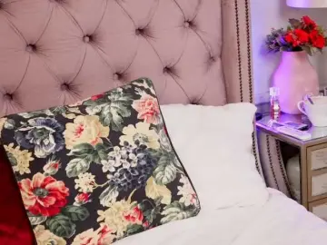 JenniferLovve  live sex cam