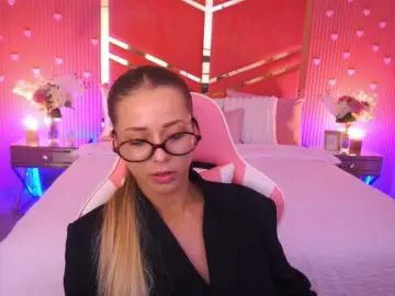 LoveeDove  live sex cam