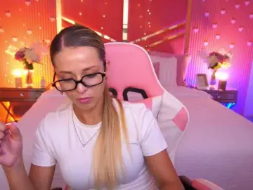 LoveeDove  live sex cam