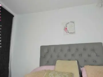 NicolSwift  live sex cam