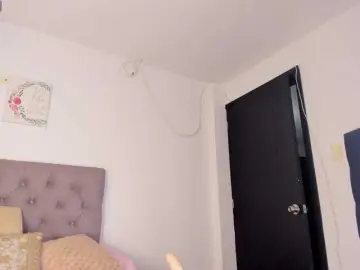 NicolSwift  live sex cam