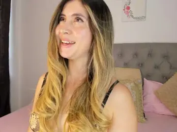 NicolSwift  live sex cam