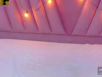 Horny18girl  live sex cam