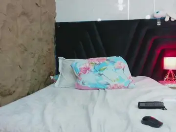 Horny18girl  live sex cam