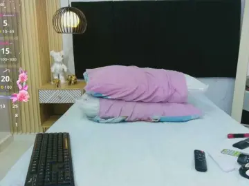 Horny18girl  live sex cam