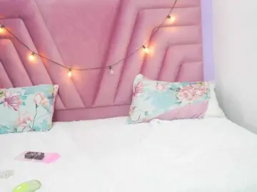 Horny18girl  live sex cam