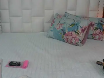 Horny18girl  live sex cam