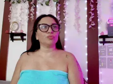 NadiaSamiri  live sex cam