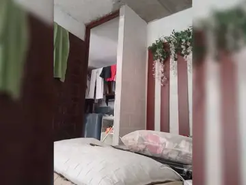 NadiaSamiri  live sex cam