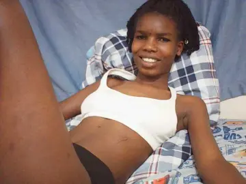 Beautyviny2  live sex cam