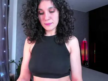 Curly-Sue  live sex cam