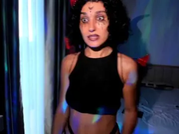 Curly-Sue  live sex cam