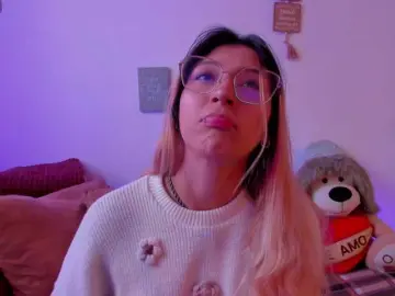 CuteWee420  live sex cam