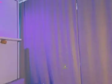 Juicy-Curvy  live sex cam