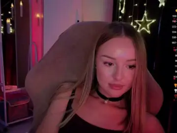 Nestyzz  live sex cam