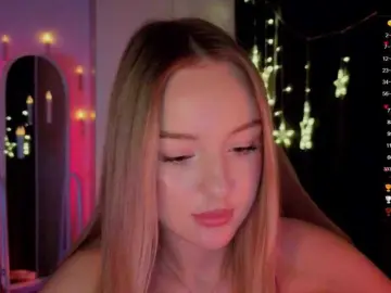Nestyzz  live sex cam