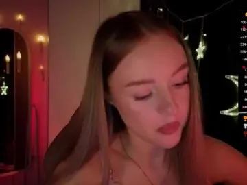 Nestyzz  live sex cam