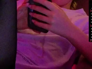 Nestyzz  live sex cam