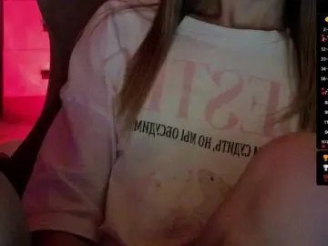 Nestyzz  live sex cam