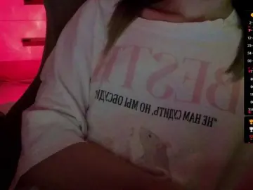 Nestyzz  live sex cam