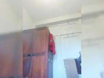 Nuna12  live sex cam