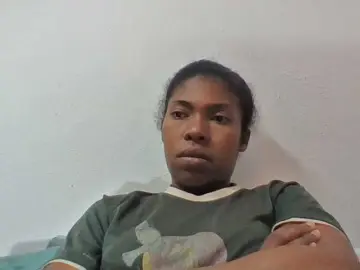Sylviah1  live sex cam